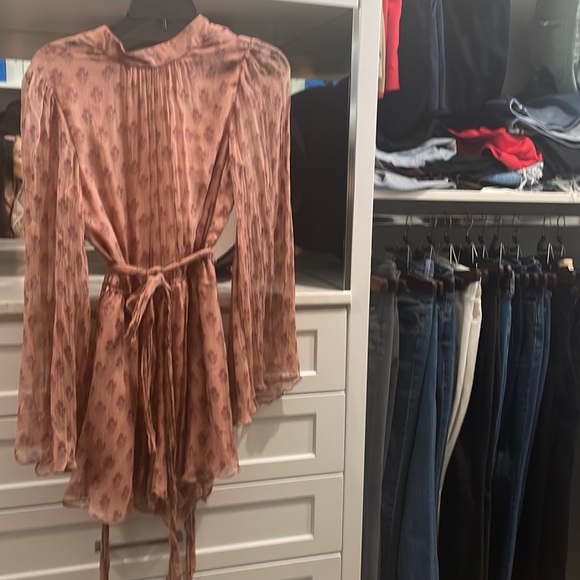 Beautiful stamp open back romper Zimmermann size 1 - Picture 5 of 7